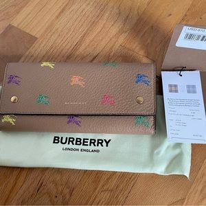 100% Authentic Burberry Light Camel Ladies Hollee Leather Wallet